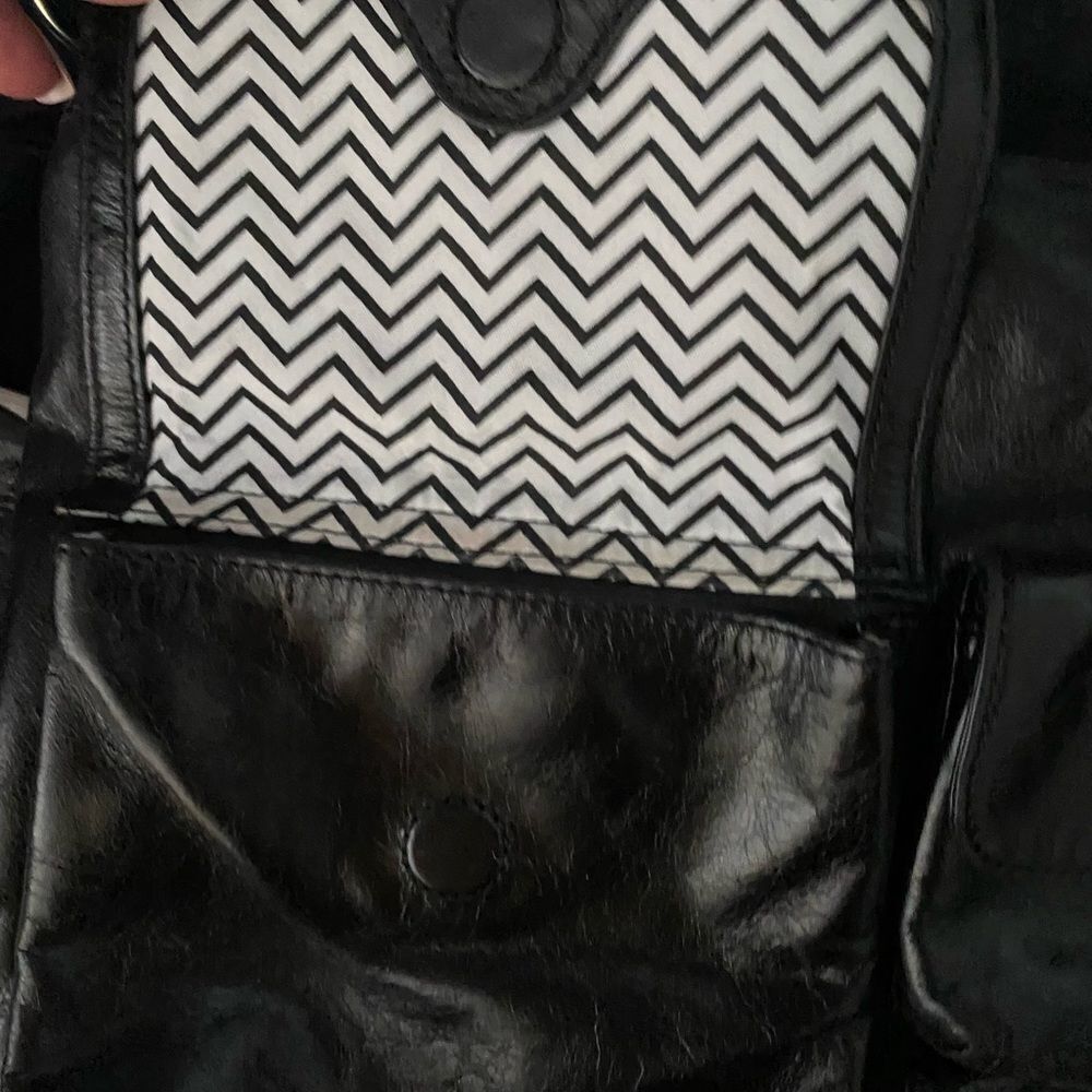 Auth HOBO BAG nwt leather purse. There is a matching wallet & key card SEE ALL - Picture 6 of 16